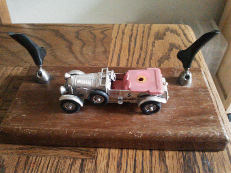 Illustration for article titled $1.00 yardsale find, Blower Bentley